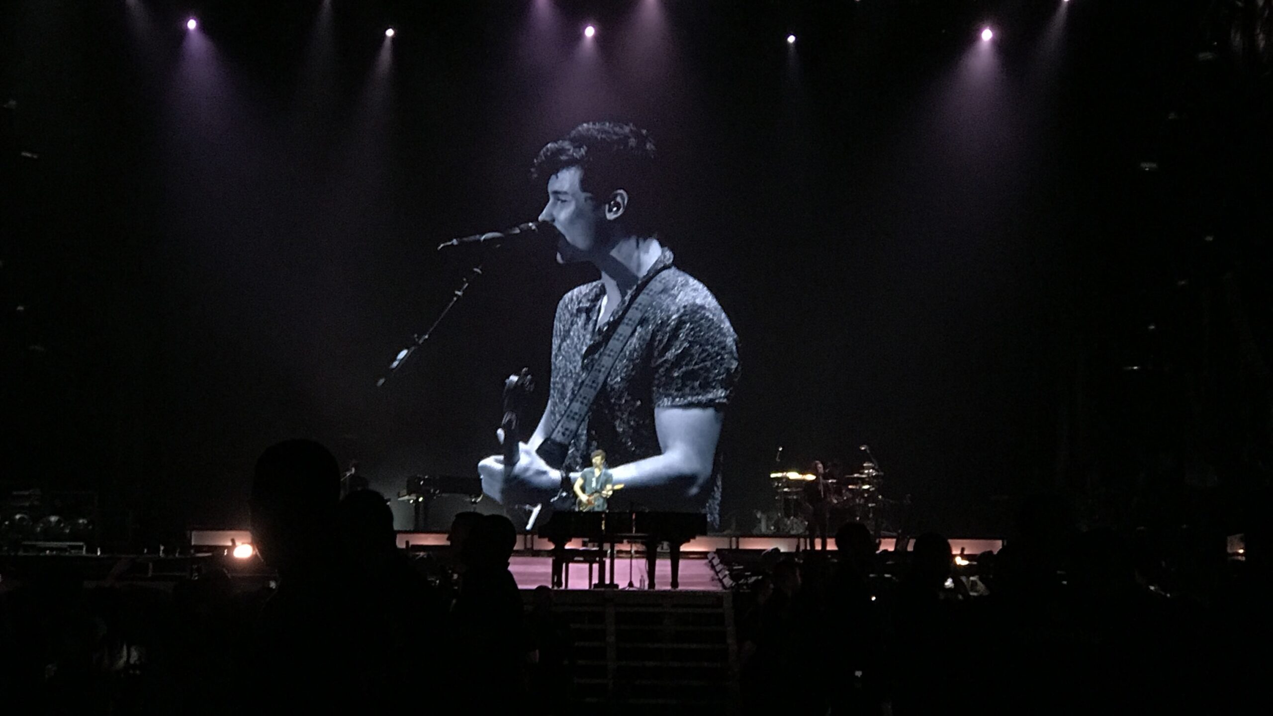 Shawn Mendes playing on Rock in Rio 2017